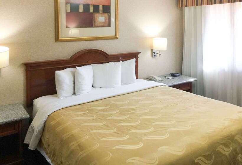 בית מלון כפרי Quality Inn & Suites Oceanside Near Camp Pendleton