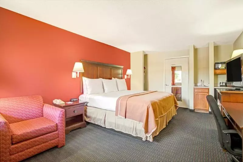 בית מלון כפרי South Tampa & Suites