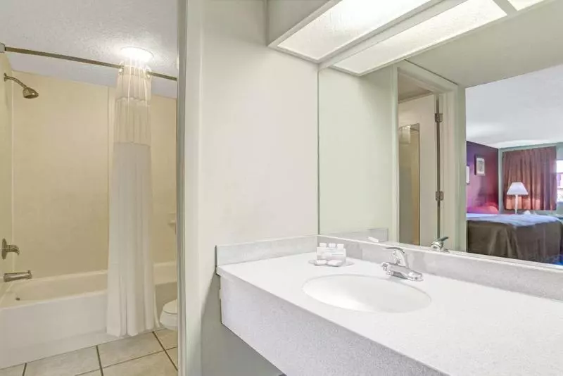 בית מלון כפרי South Tampa & Suites