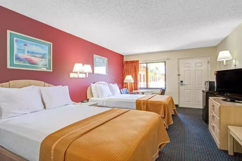 בית מלון כפרי South Tampa & Suites