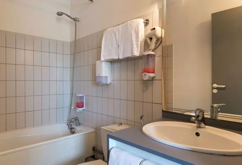 Отель The Originals City, Hôtel La Belle étape, Brignoles