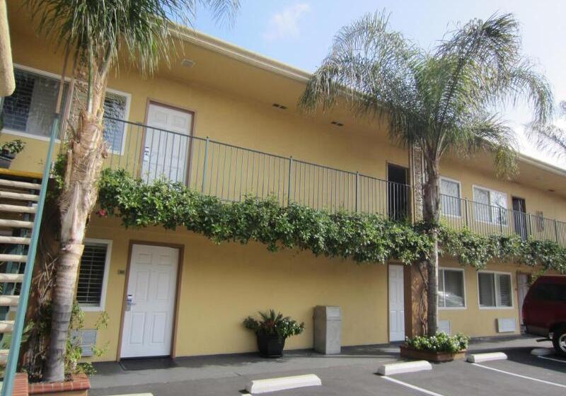 호텔 Anaheim Islander Inn And Suites