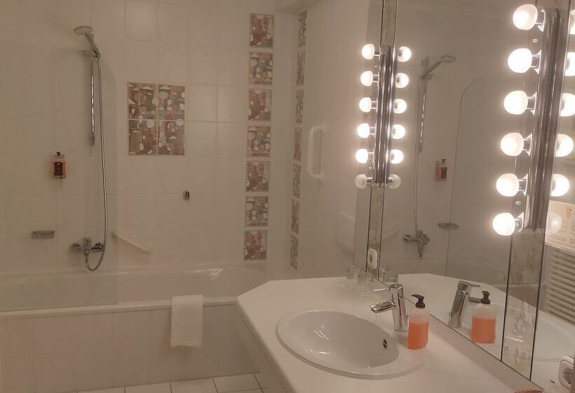 Отель Bayerischer Hof