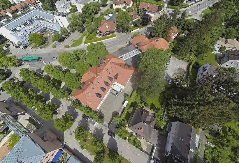 Отель Demas München Unterhaching