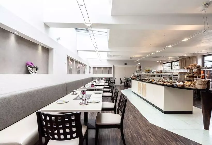 Отель Demas München Unterhaching