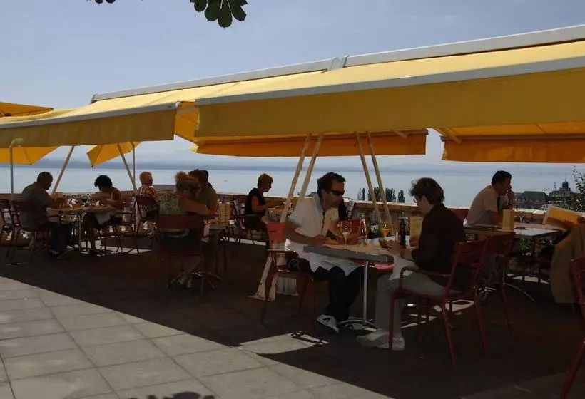 هتل Hôtel Alpes & Lac