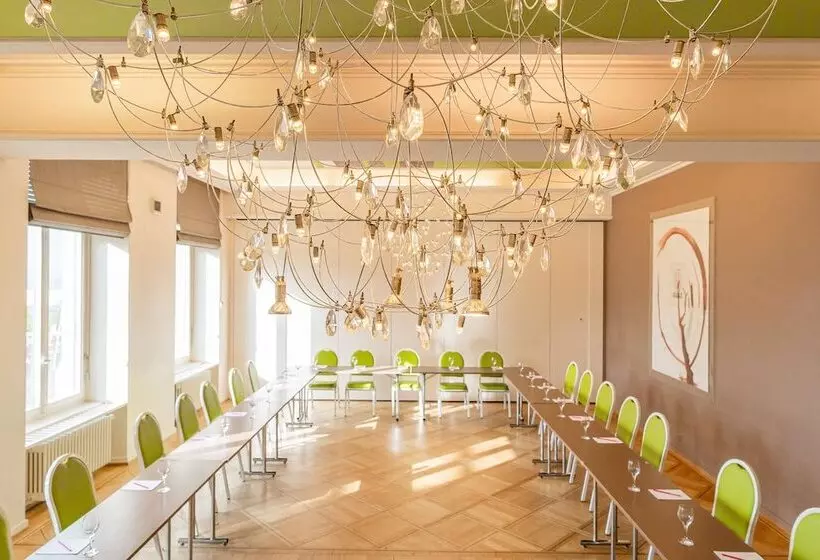 هتل Hôtel Alpes & Lac