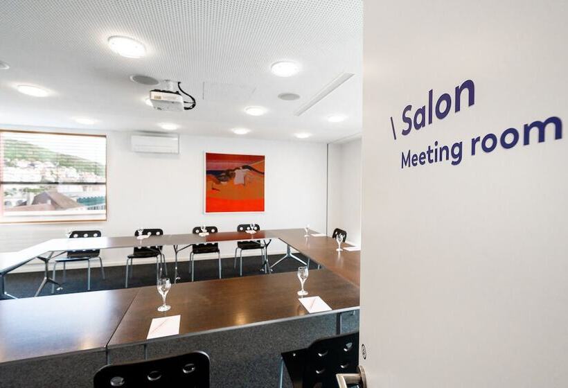 ホテル Hôtel Alpes & Lac