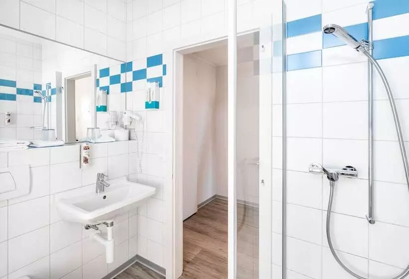 هتل Hôtel Alpes & Lac