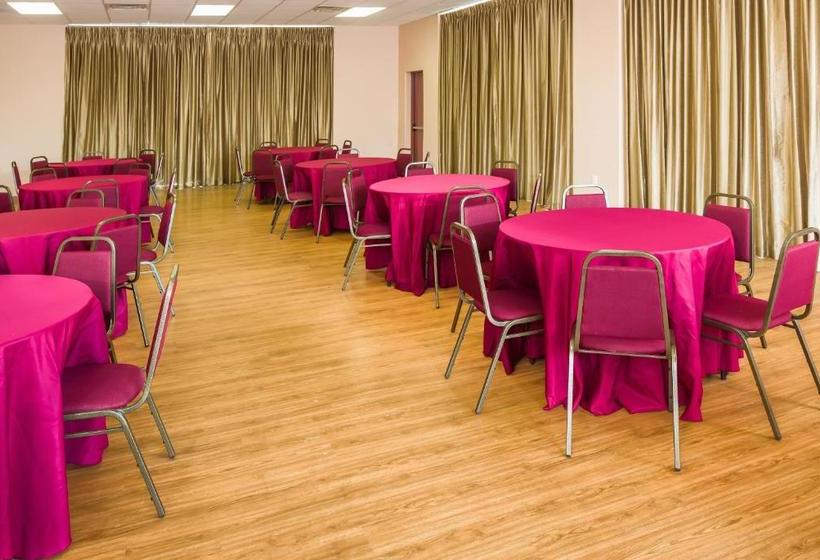 ホテル Maingate Florida