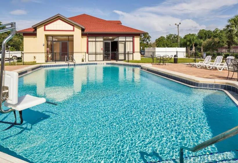 ホテル Maingate Florida