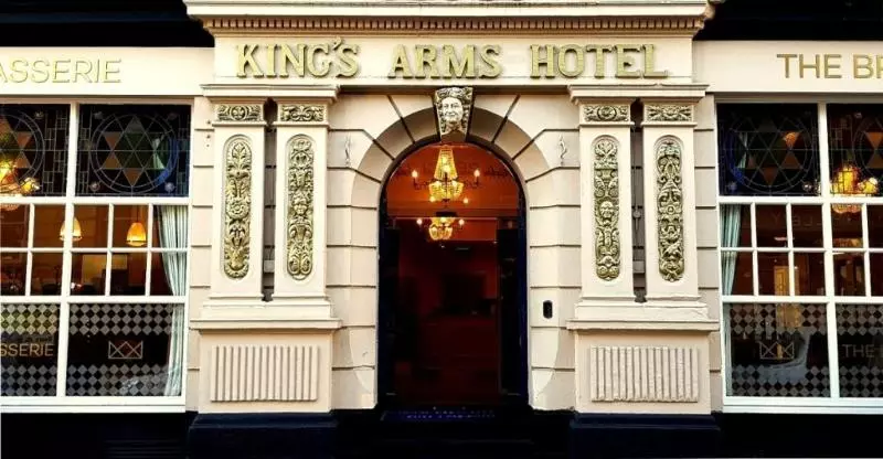 ホテル Royal Kings Arms