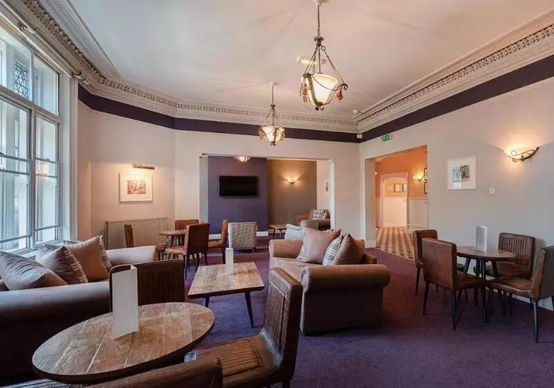 ホテル Royal Kings Arms