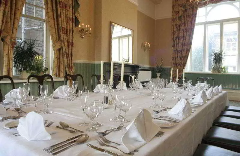 ホテル Royal Kings Arms