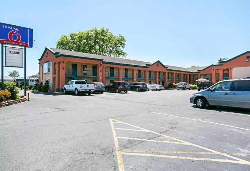 Отель Bay Side Inn & Suites