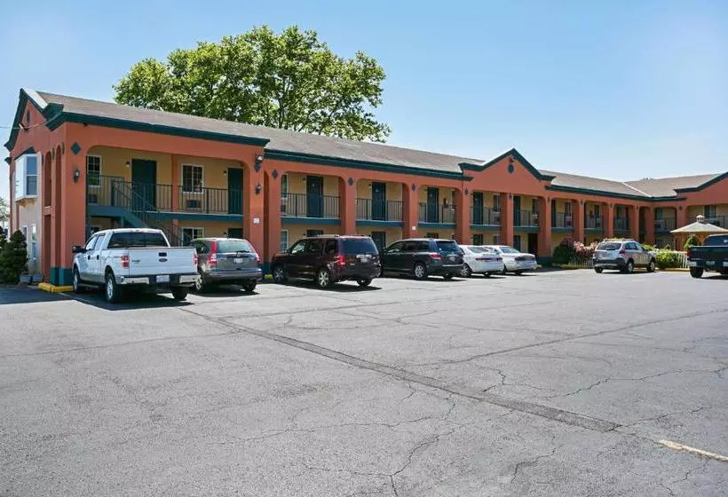 Отель Bay Side Inn & Suites