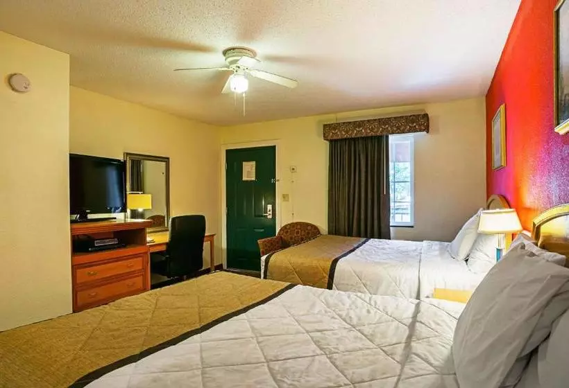 Отель Bay Side Inn & Suites