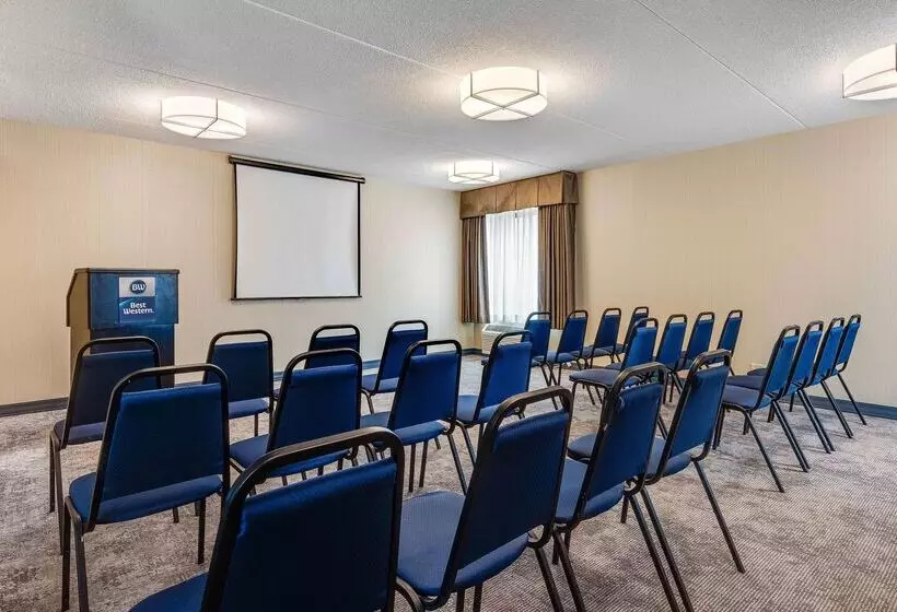 ホテル Best Western Chicago Downers Grove