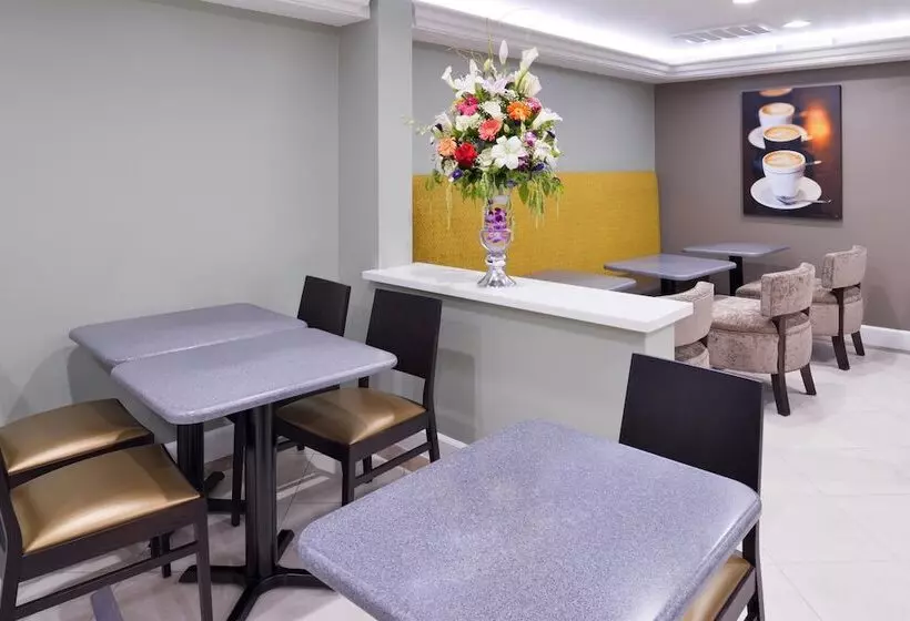 ホテル Best Western Plus La Midtown