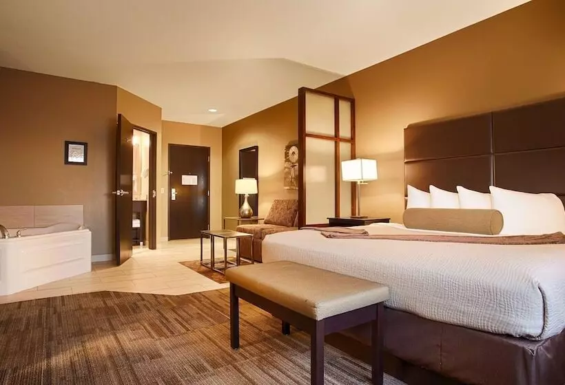 בית מלון כפרי Best Western Plus Night Watchman Inn & Suites