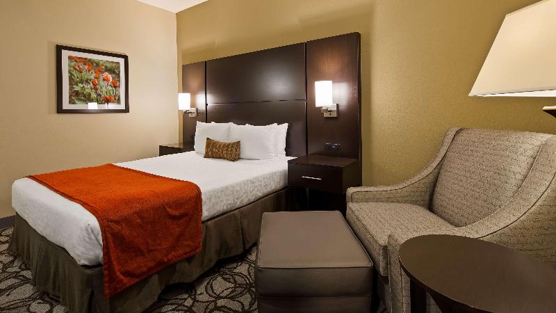 فندق Best Western Plus Plaza By The Green