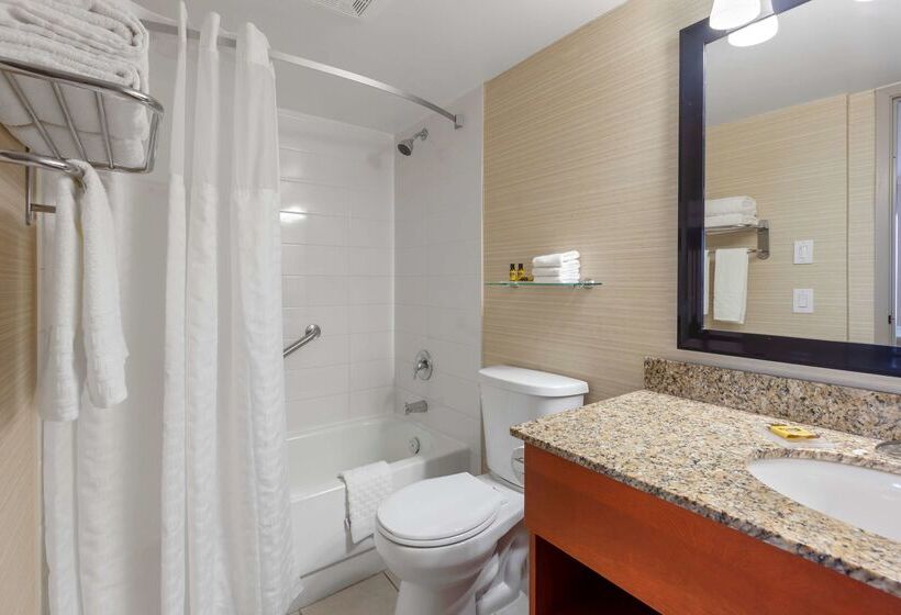 בית מלון כפרי Best Western Plus Rose City Suites