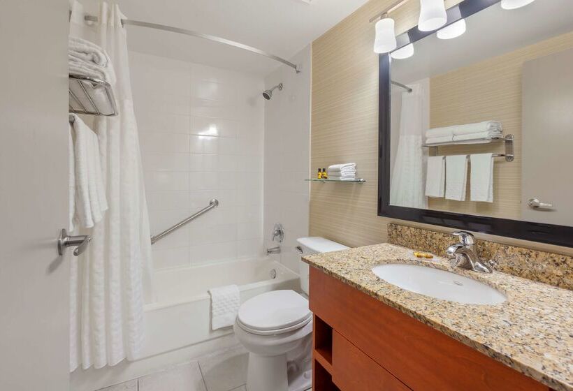 בית מלון כפרי Best Western Plus Rose City Suites