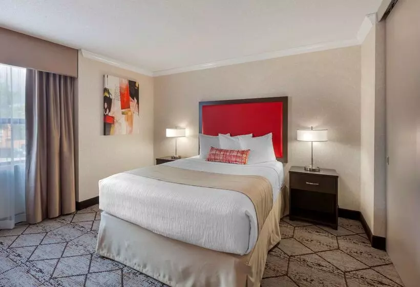 ホテル Best Western Plus Rose City Suites