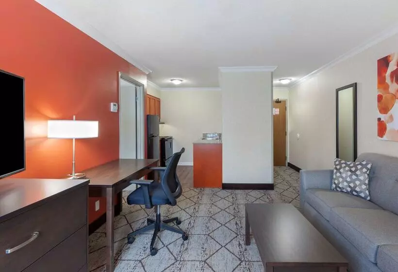 ホテル Best Western Plus Rose City Suites