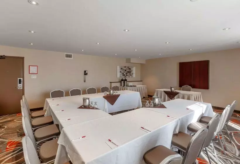 ホテル Best Western Plus Rose City Suites