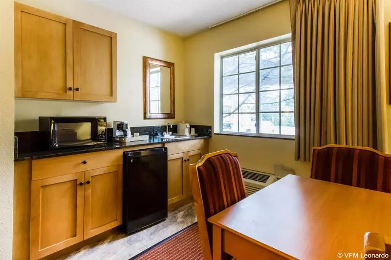 酒店 Comfort Inn I17 & I40