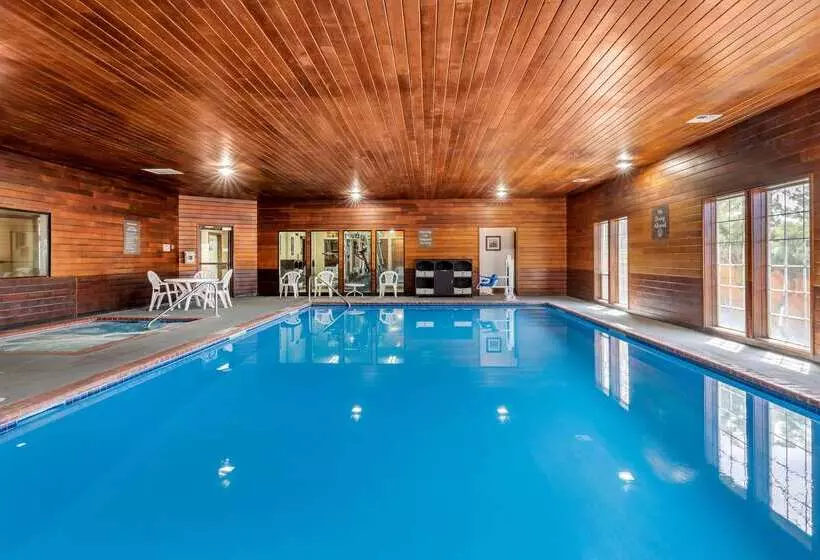 هتل Comfort Inn & Suites