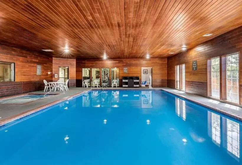 هتل Comfort Inn & Suites