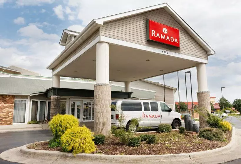 ホテル Ramada Huntsville