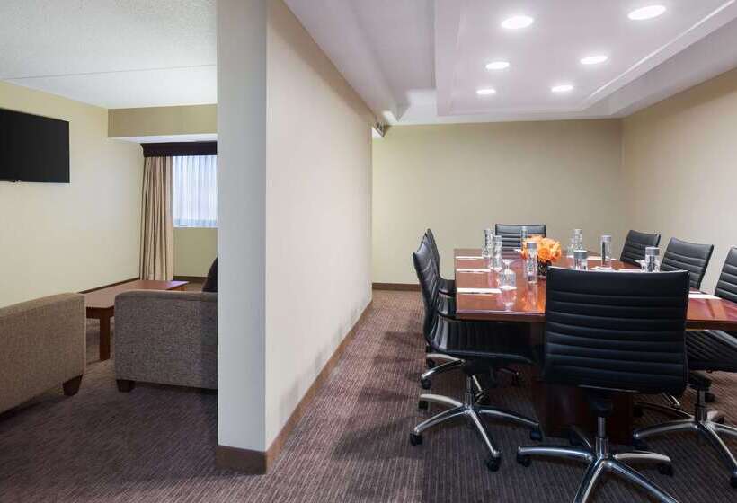 Doubletree Suites By Hilton Hotel Cincinnati   Blue Ash