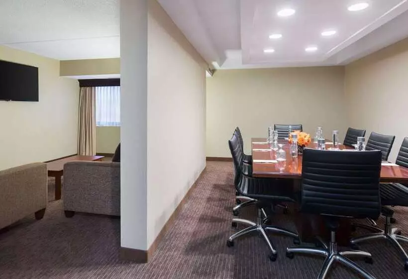 Doubletree Suites By Hilton Hotel Cincinnati   Blue Ash