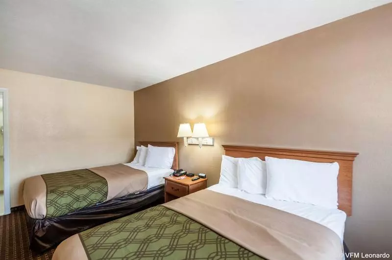 בית מלון כפרי Econo Lodge Easton Route 50