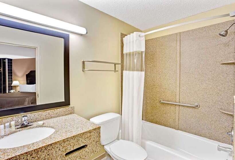 בית מלון כפרי Howard Johnson By Wyndham Pikesville