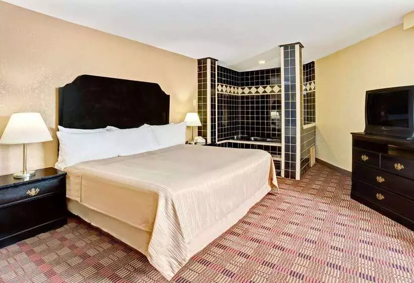 فندق Howard Johnson By Wyndham Pikesville