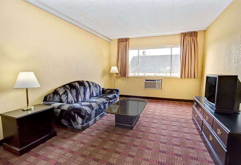 בית מלון כפרי Howard Johnson By Wyndham Pikesville