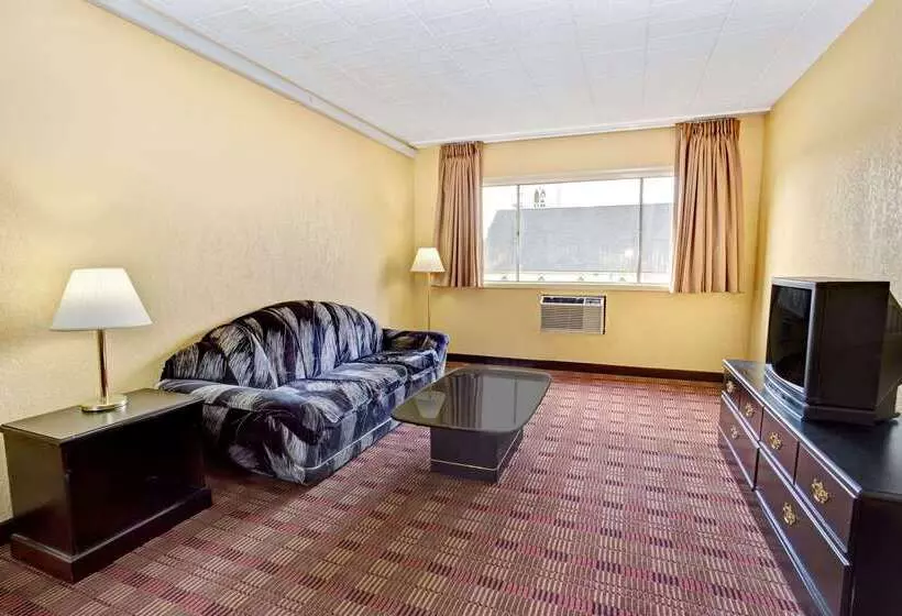 فندق Howard Johnson By Wyndham Pikesville