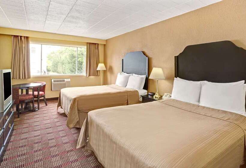 בית מלון כפרי Howard Johnson By Wyndham Pikesville