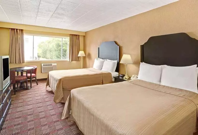 فندق Howard Johnson By Wyndham Pikesville