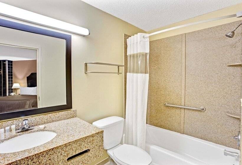 בית מלון כפרי Howard Johnson By Wyndham Pikesville