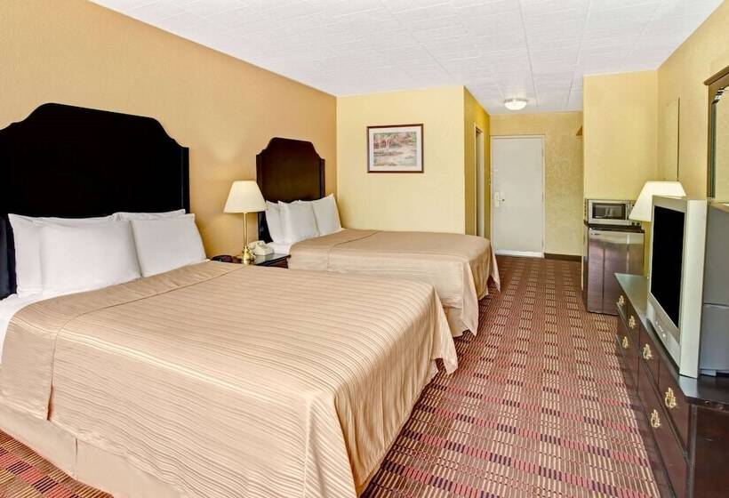 בית מלון כפרי Howard Johnson By Wyndham Pikesville