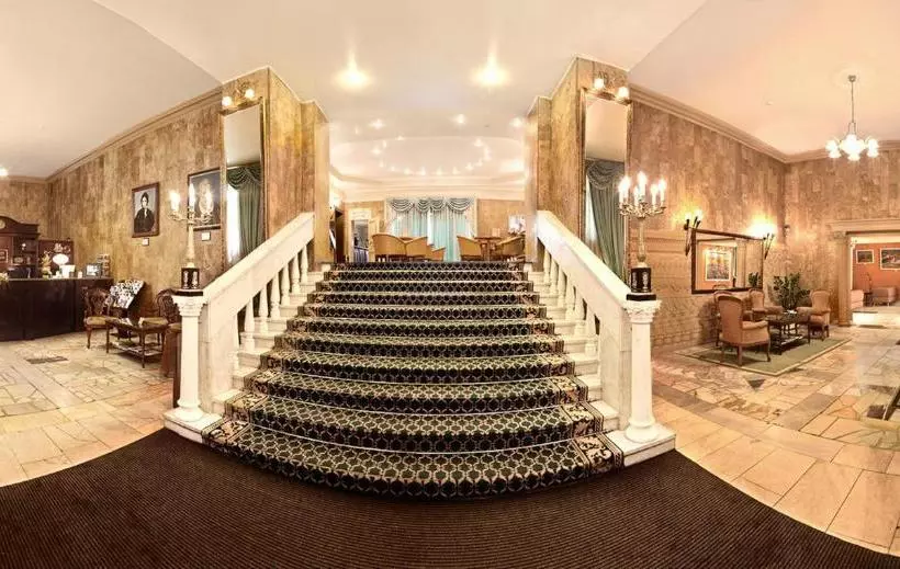 هتل Marco Polo Presnja