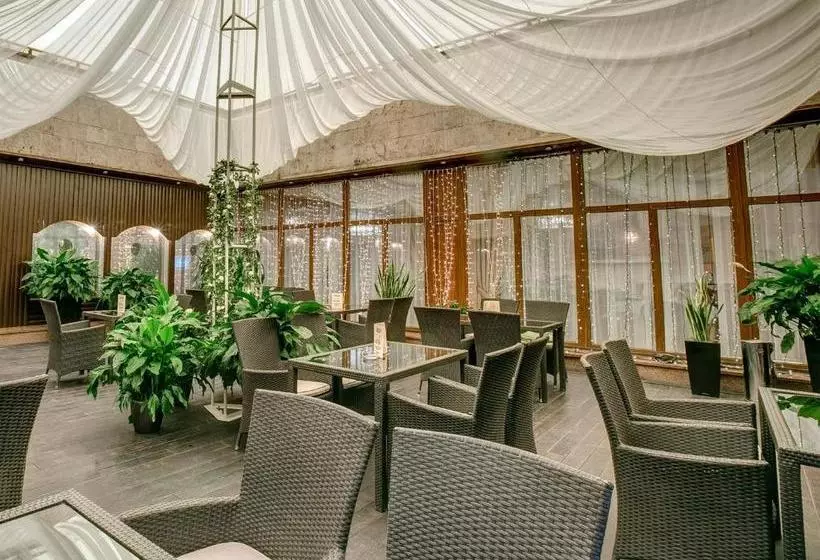 هتل Marco Polo Presnja