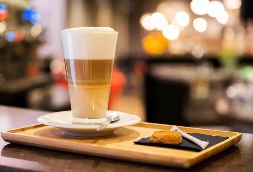 Отель Mercure  Amsterdam City