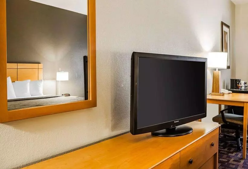 ホテル Quality Inn & Suites Des Moines Airport