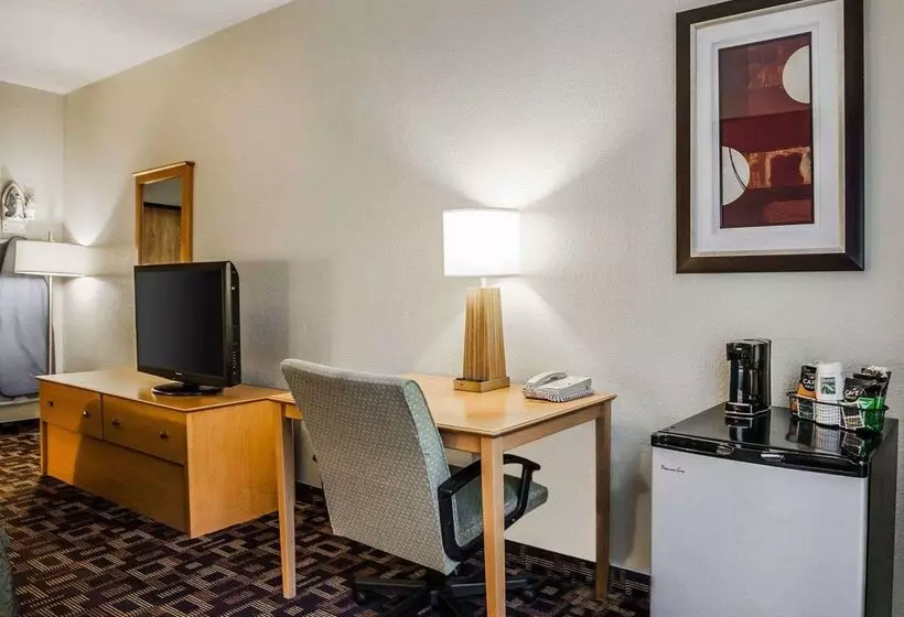 ホテル Quality Inn & Suites Des Moines Airport